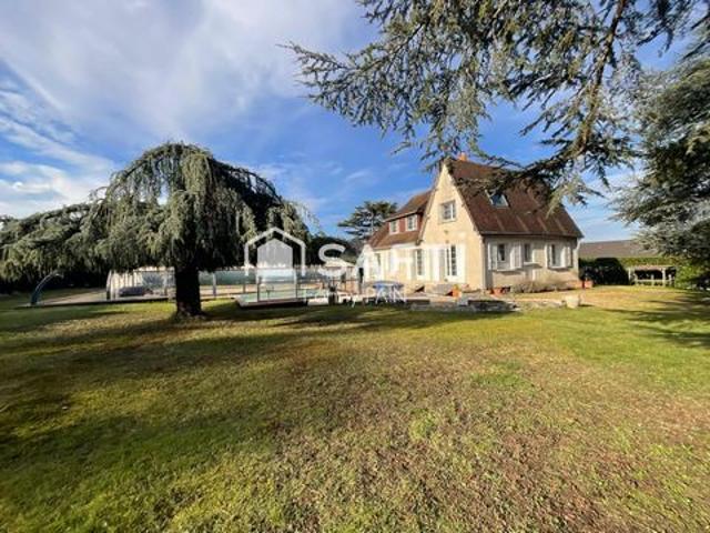 Maison lumineuse, parfaitement entretenue, coup de cœur assuré à deux pas d’Amboise