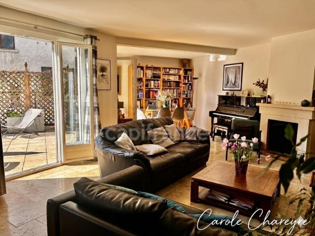 Maison lumineuse 6 pièces avec deux terrasses orientées sud Limite Issy les Moulineaux et Paris