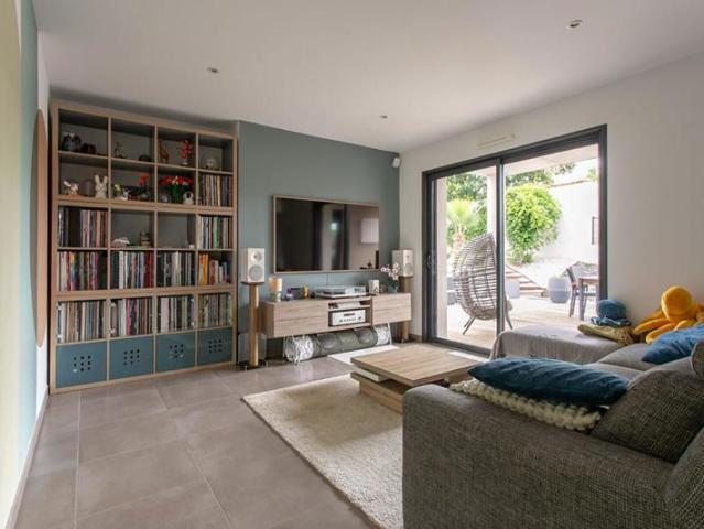 Maison Mouzillon 6 P. 4 Chs. Bureau. 138.77 M². T 681 M². Garage. Terrasse. Balcon