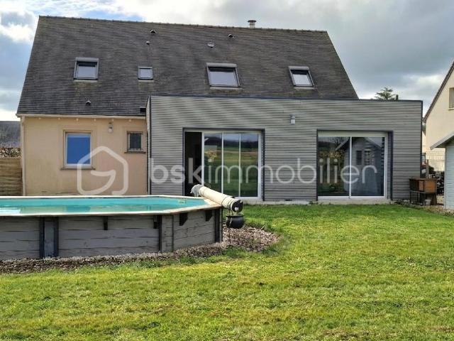 Maison moderne 5 chambres avec extension bois, piscine et grand terrain