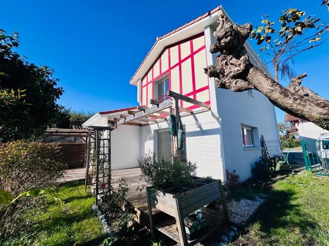 Maison moderne à vendre à Parentis en Born 4 chambres et jardi