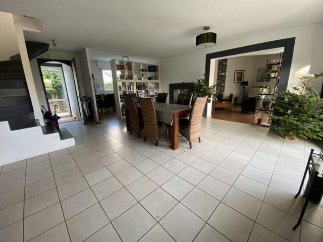 Maison moderne avec piscine de 134m2