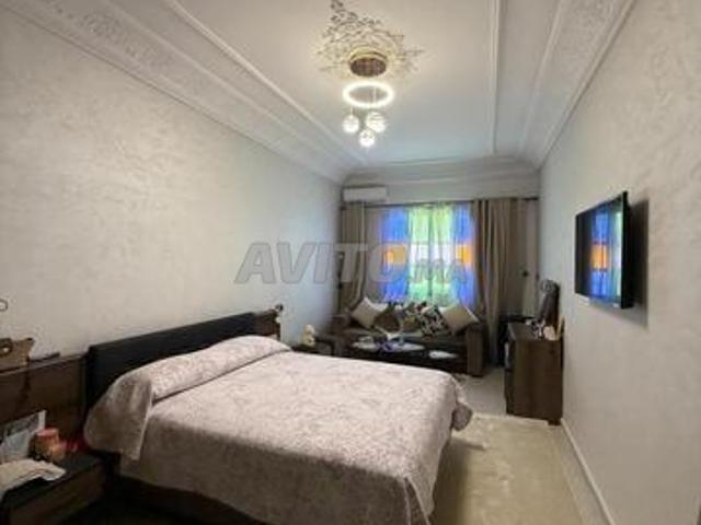 Maison moderne avec 3 niveaux à vendre