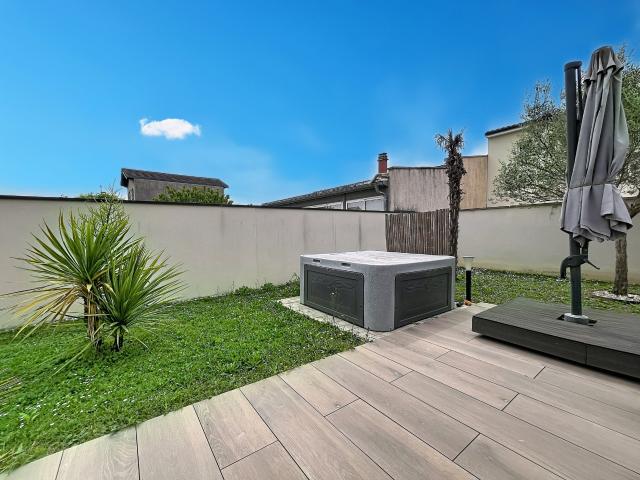 Maison toit terrasse Chassieu