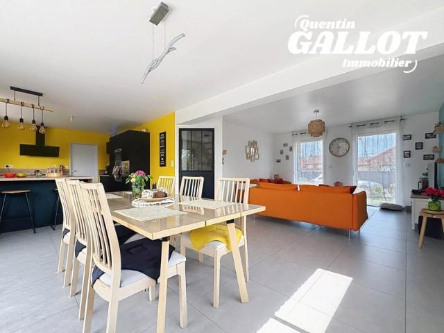 Maison moderne de 5 chambres à Winnezeele