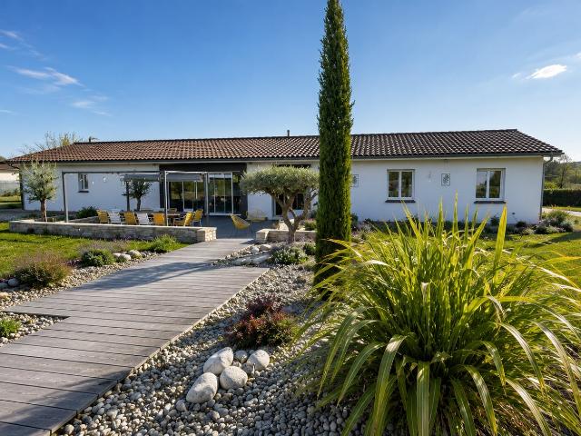 Maison moderne de 6 chambres 232m² Villefranche de Lonchat