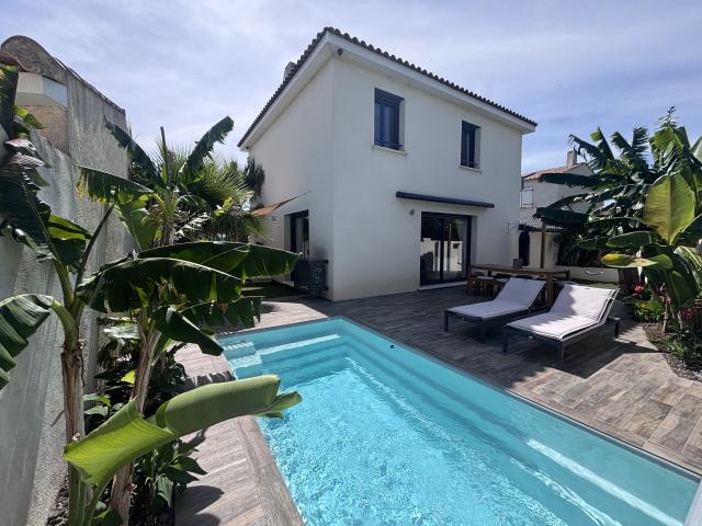 MAISON MODERNE DE 100 M2 AVEC PISCINE,GARAGE ET JARDIN