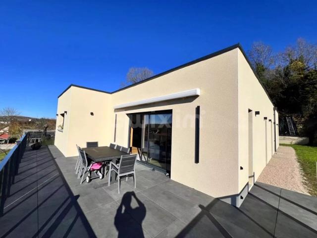 Maison moderne de caractère proche Lons