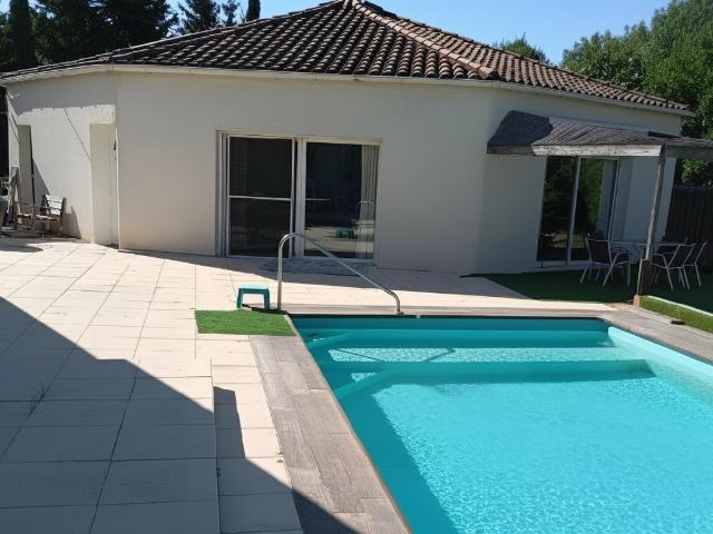 Maison moderne de plain pied d'environ 165m2 avec jardin et. 165m² Carcassonne