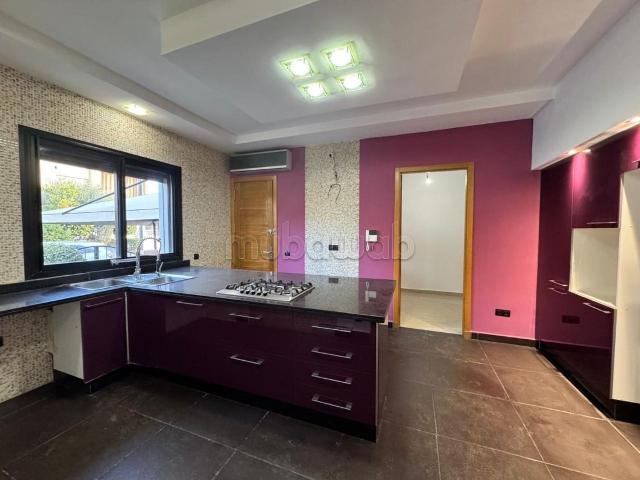 Maison moderne en résidence golfique