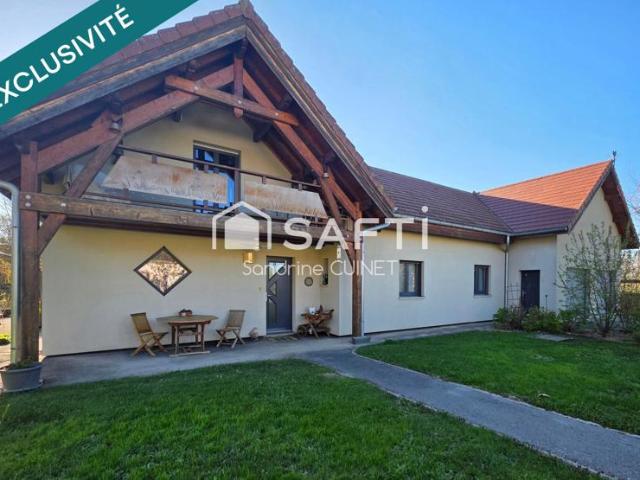 Maison moderne et chaleureuse avec chalet en annexe