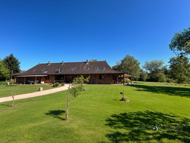 Maison Montagny Pres Louhans 9 pièce s 196 m2