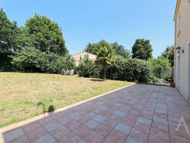 Maison Montaigu centre