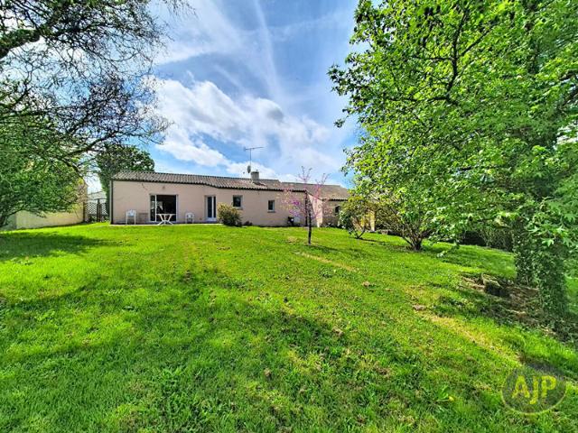 Maison Montaigu Vendee 4 pièce s 100 m2