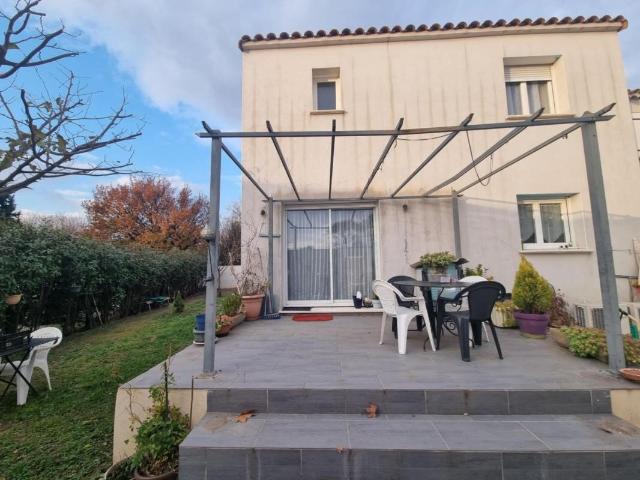 Maison Montfavet 4 pièce s 100 m2