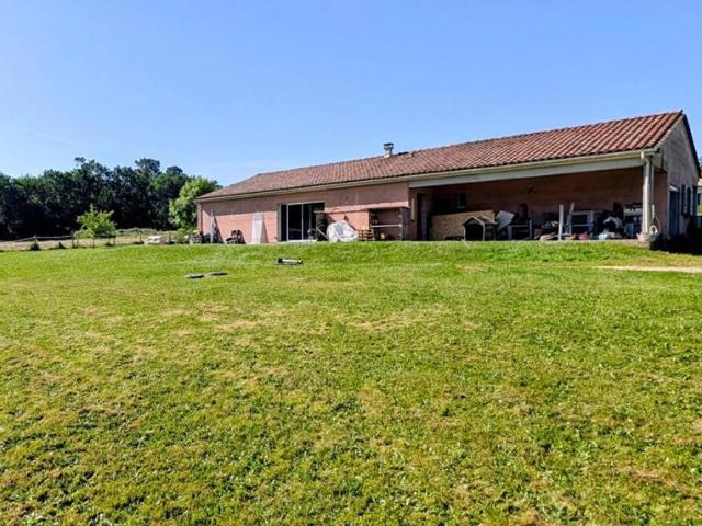 Maison plain pied avec 2 hectares de prairies