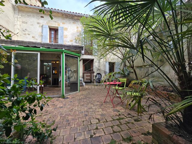 Maison Montpon Menesterol 9 pièce s 181,71 m2