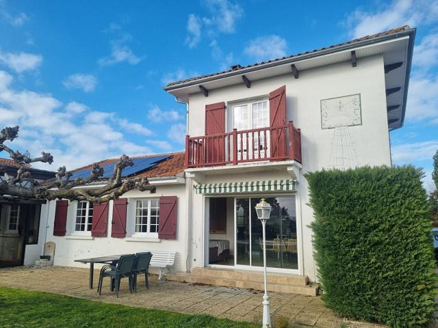 Maison Maubourguet centre avec piscine 2 chambres 1 bureau 107m² Maubourguet