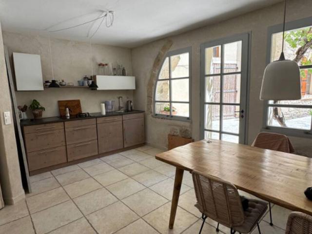 Maison Malaucene 3 pièce s 74 m2 entièrement rénovée avec terrasse panoramique