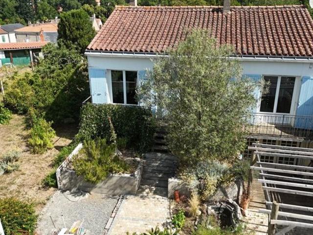 Maison Mareuil sur sous sol complet