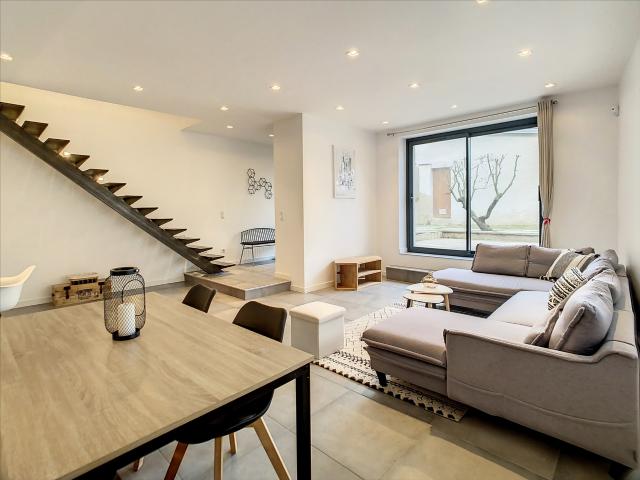 MAISON MEUBLE – 107 m2 – GARAGE – 69250 ALBIGNY SUR SAONE