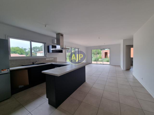 Maison meublée 4 pièces 90 m²
