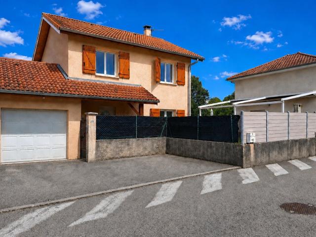 MAISON MEUBLÉE 4 PIÈCES 96 m2 VÉZERONCE CURTIN