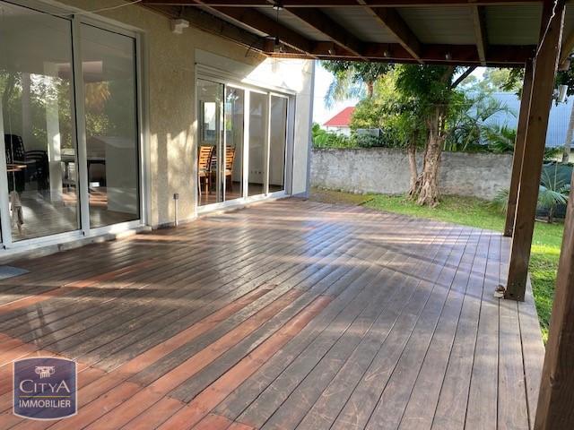 Maison meublée 4 pièces 143 m²