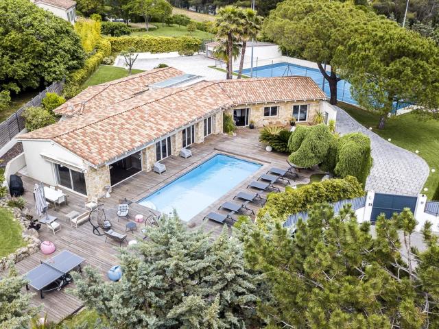 Maison meublée 4 pièces 262 m²