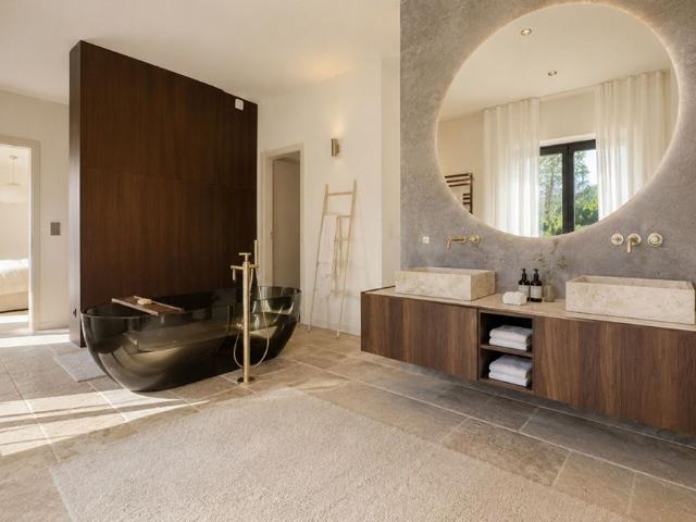 MAISON MEUBLEE 520M²