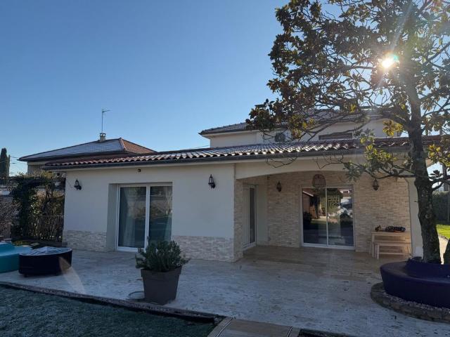 Maison meublée 5 pièces 177 m²
