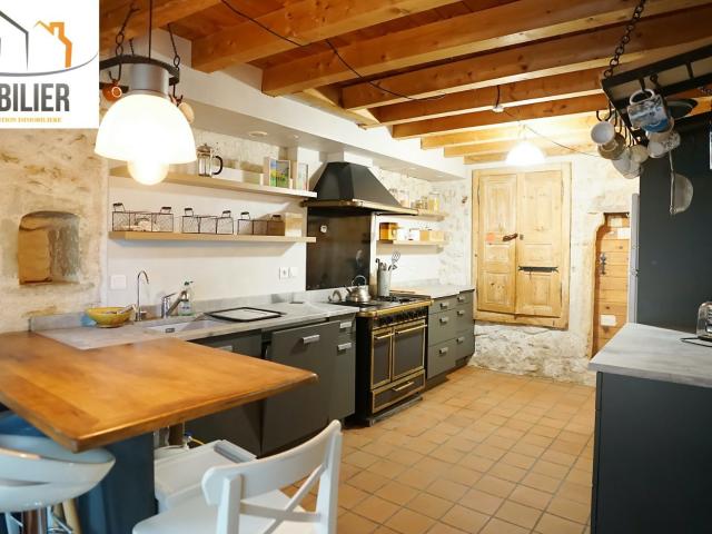 Maison meublée 5 pièces 213 m²