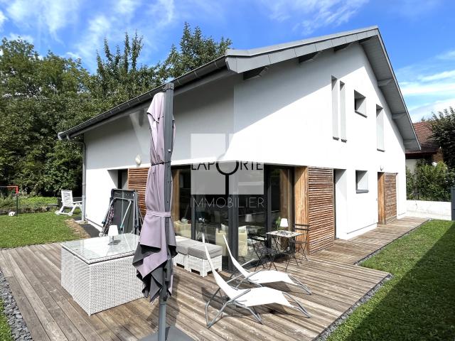 Maison meublée 6 pièces 142 m²