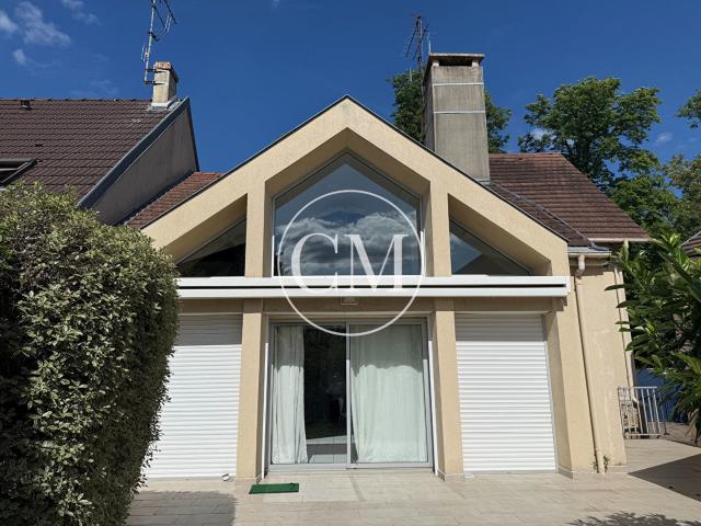 Maison meublée 6 pièces 176 m²