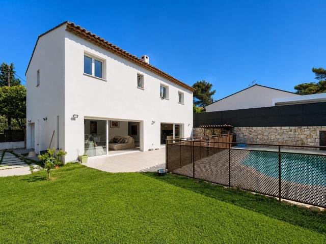 Maison meublée 6 pièces 180 m²