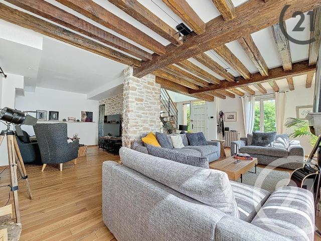 Maison meublée 6 pièces 210 m²