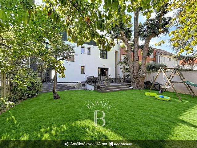 Maison 6 pièces 216 m²