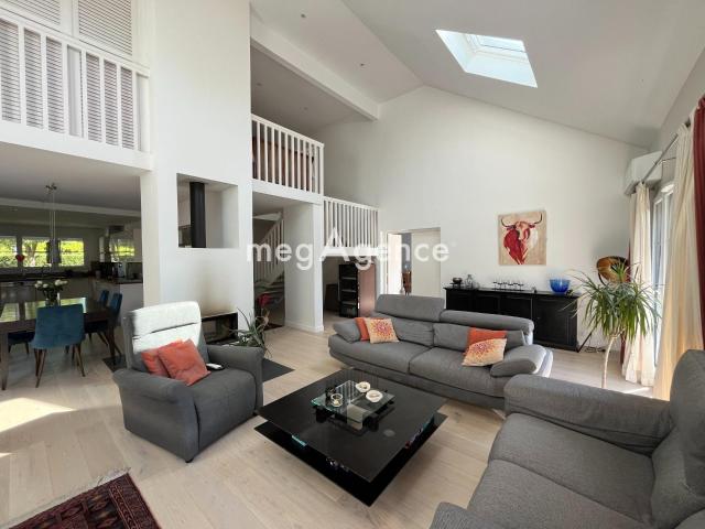 Maison meublée 7 pièces 175 m²