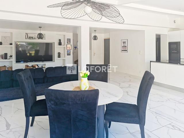 Maison meublée 7 pièces 245 m²