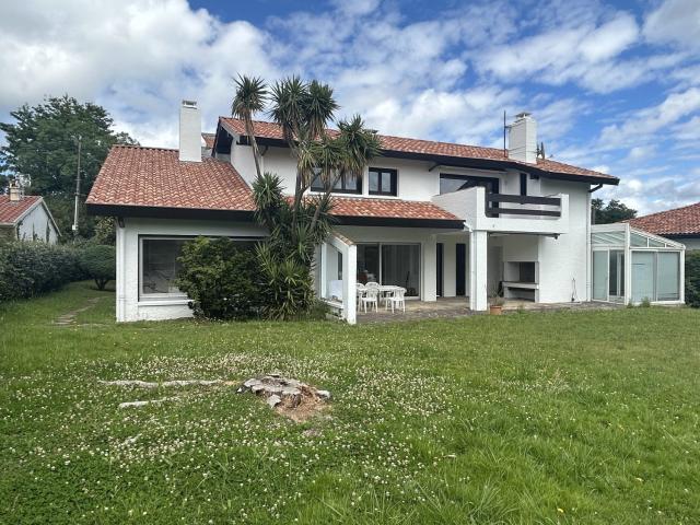 Maison meublée 8 pièces 211 m²