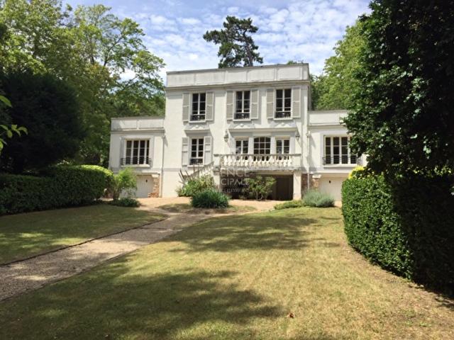 Maison meublée 8 pièces 240 m²