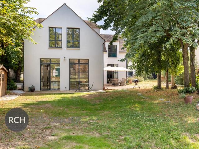 Maison meublée 8 pièces 370 m²