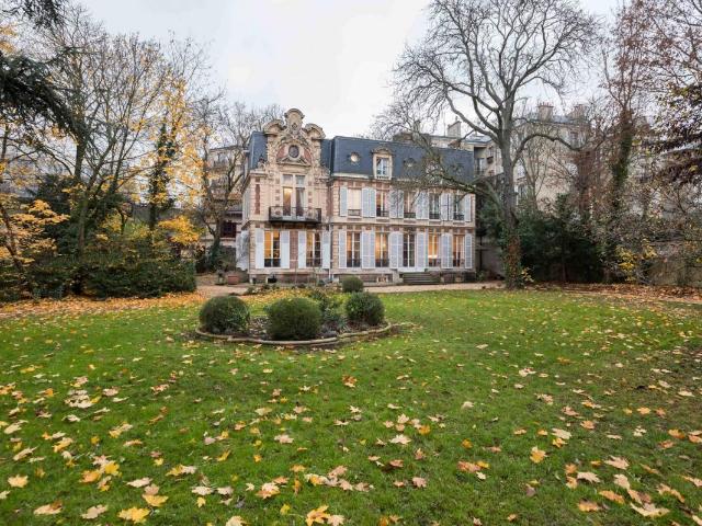 Maison meublée 8 pièces 380 m²