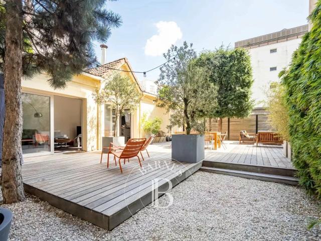 Maison meublée 9 pièces 258 m²