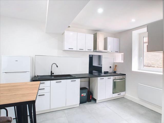 MAISON – MEUBLEE – 108 m2 – 01120 – DAGNEUX