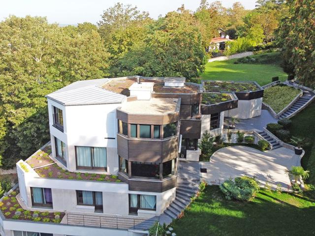 Maison meublée 14 pièces 673 m²