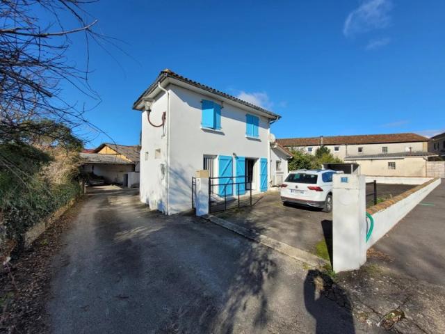 Maison meublée 2 chambres, cour privative, centre de Samadet