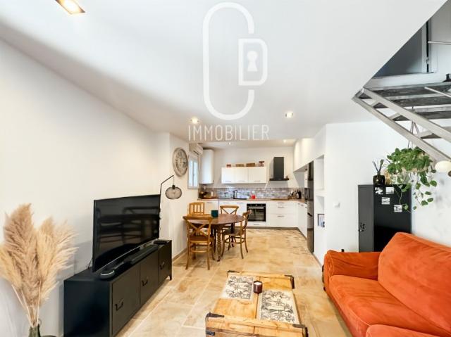 MAISON MEUBLEE T3 VILLAGE DE VENTABREN 67 M2 HABITABLES 84 m2 AU SOL