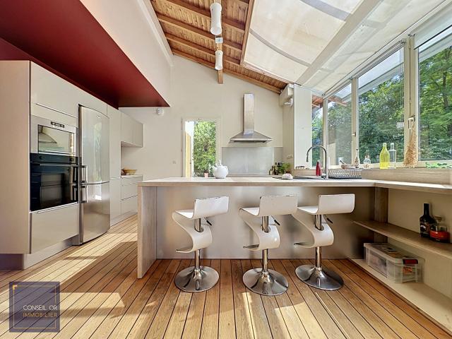 Maison meublée T6 220m2 Saint Genis Laval