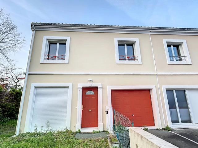 Maison meublée à Pessac 6 pièces de 112 m2 avec jardin garage